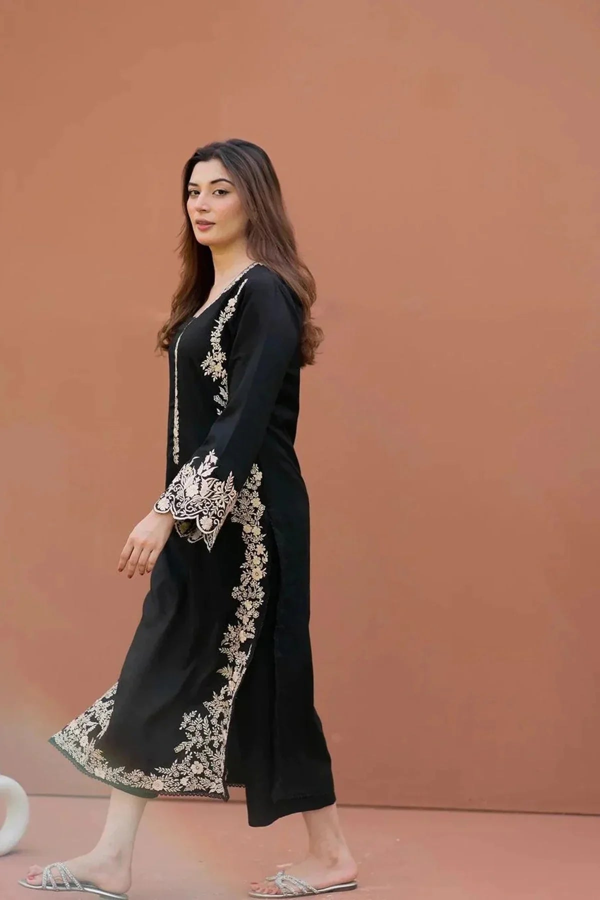 Dhanak-2PC Embroidered Suit - 670