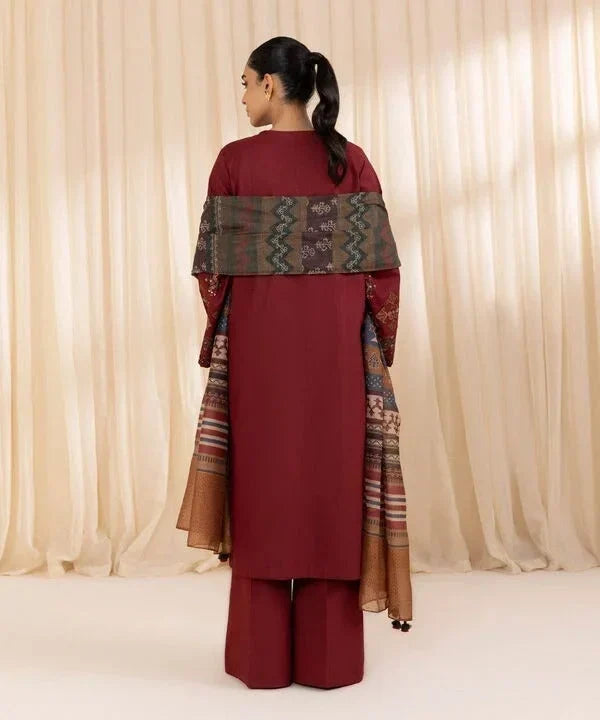 EXCLUSIVE 3PC HEAVY EMBROIDERED LAWN ENSEMBLE