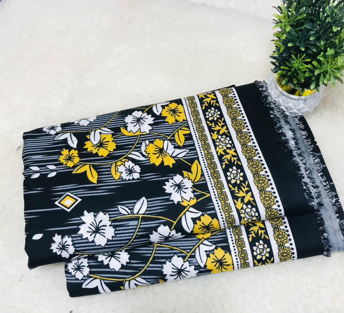🌸FLORAL PRINTS – 2 PCS UNSTITCHED🌸