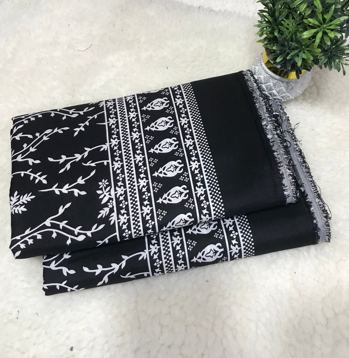 🌸FLORAL PRINTS – 2 PCS UNSTITCHED🌸