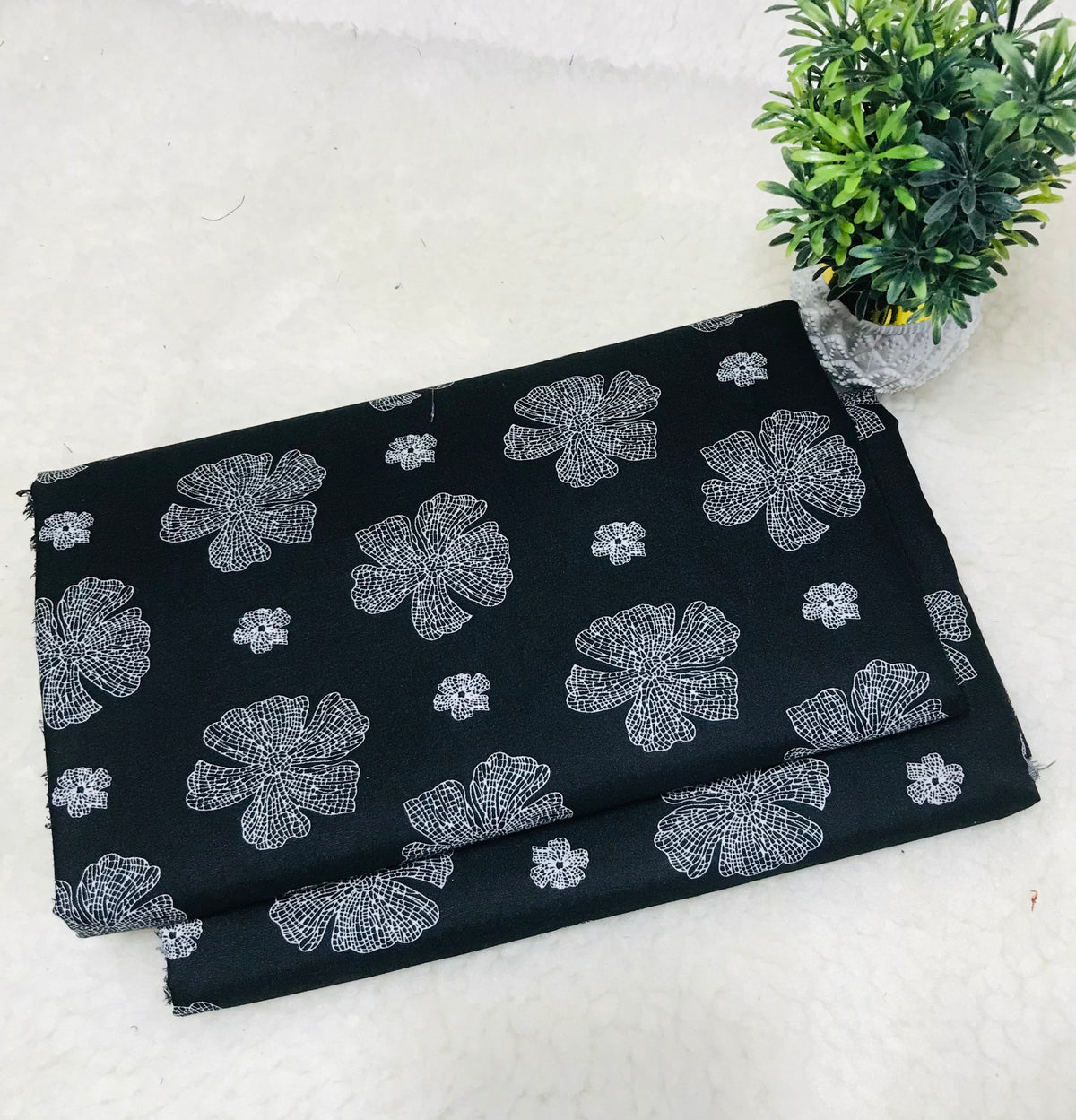 🌸FLORAL PRINTS – 2 PCS UNSTITCHED🌸