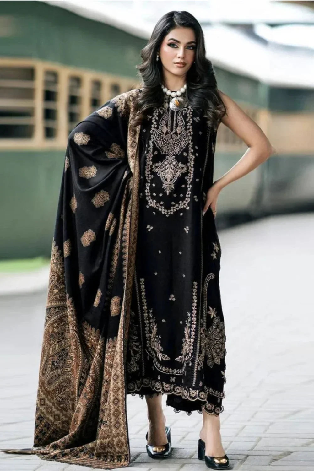 PREMIUM EMBROIDERED 3PC LAWN SUIT