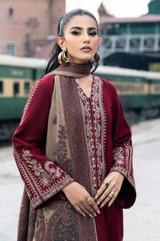 GRANDEUR LAWN 3PC EMBROIDERED SUIT