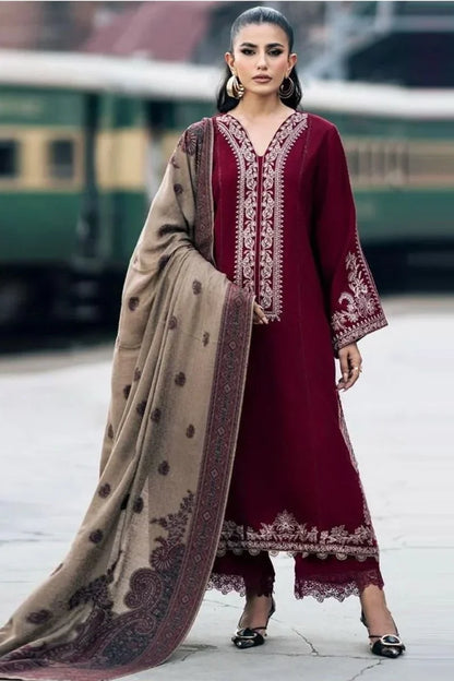 GRANDEUR LAWN 3PC EMBROIDERED SUIT