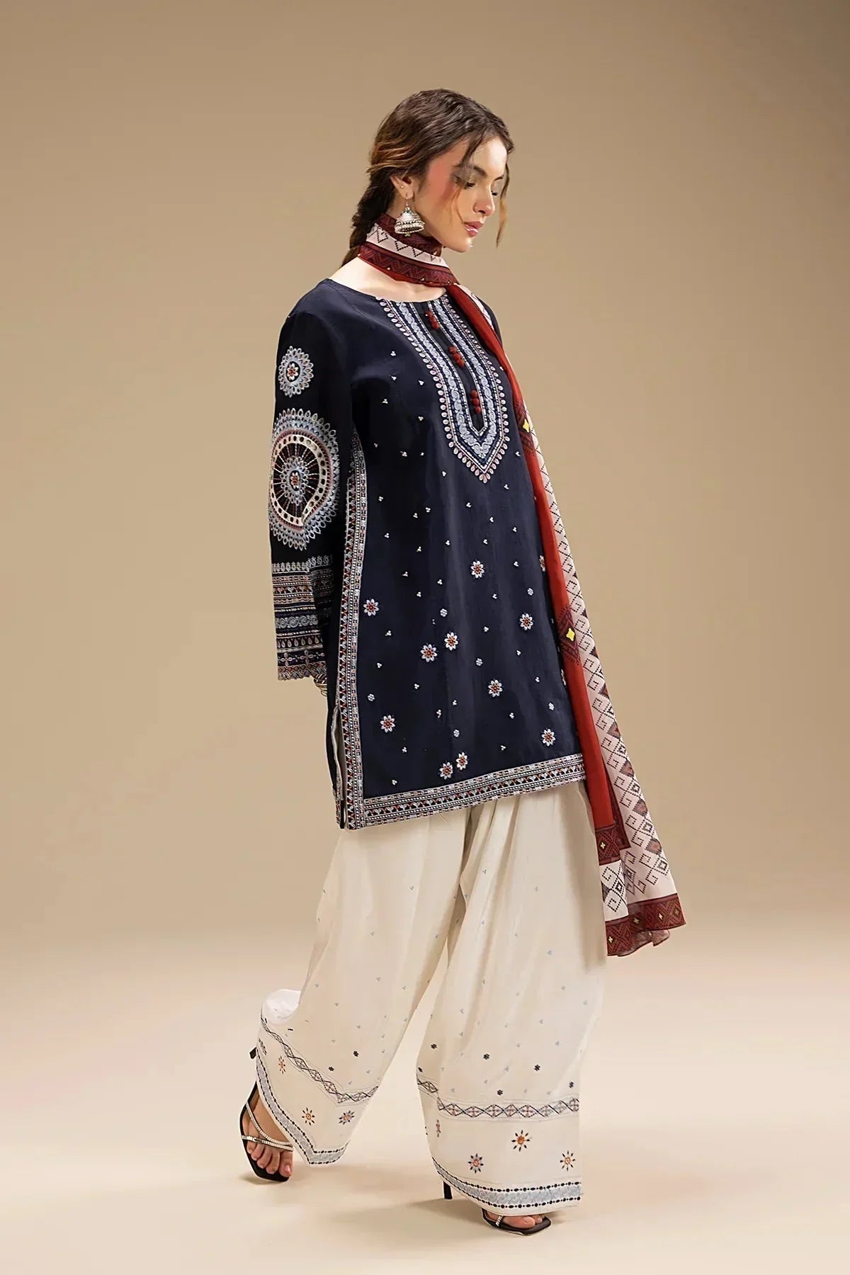 EXCLUSIVE 3PC DIGITAL PRINT LAWN ENSEMBLE
