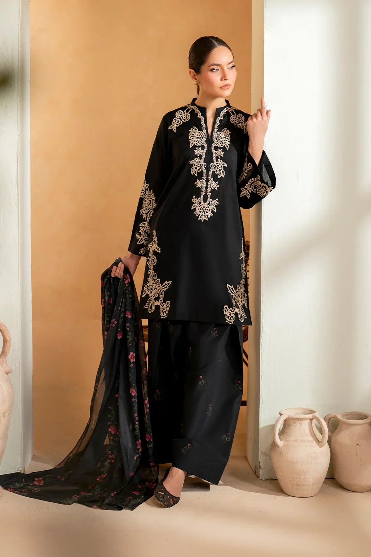 LUXURY LAWN 3PC EMBROIDERED SUIT