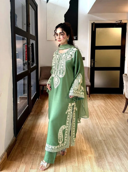 ROYAL EMBROIDERED LAWN 3PC COLLECTION