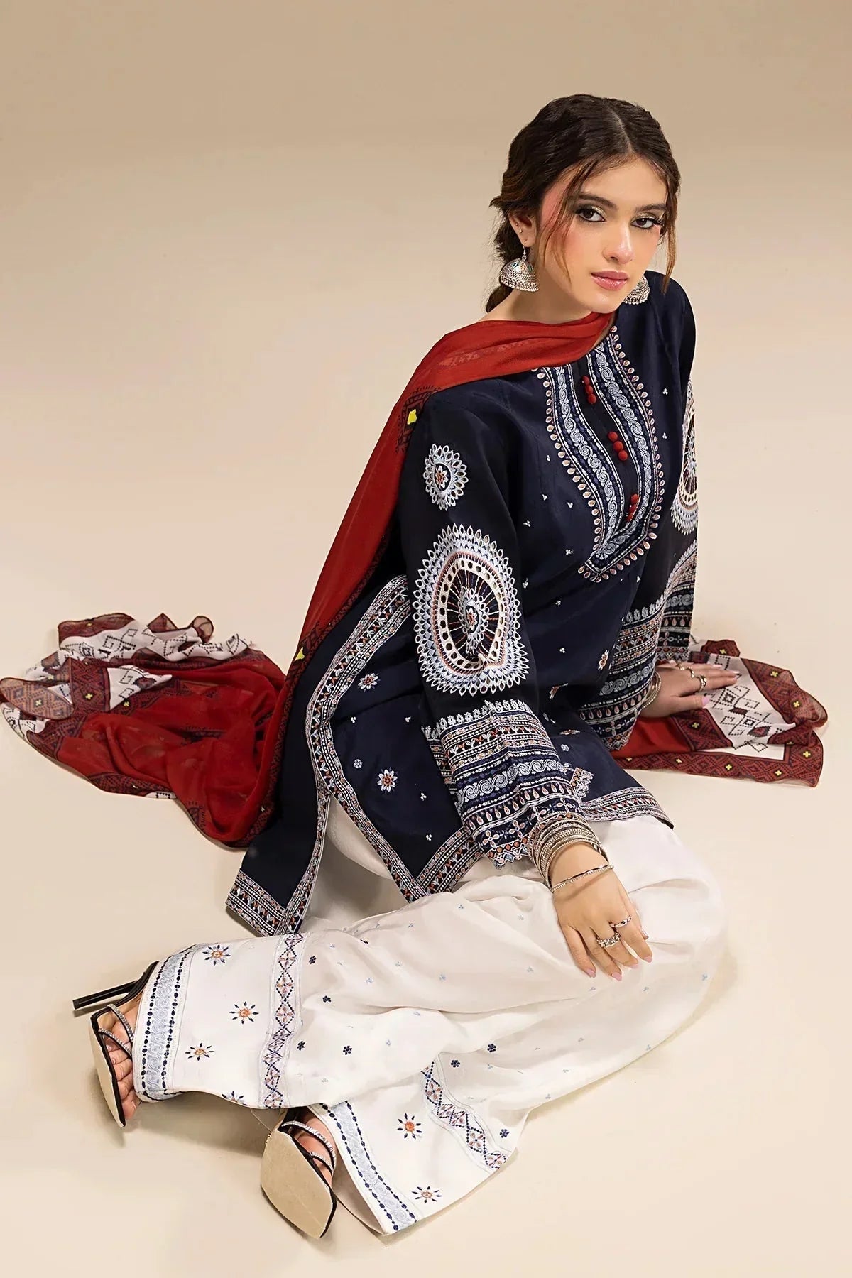 EXCLUSIVE 3PC DIGITAL PRINT LAWN ENSEMBLE