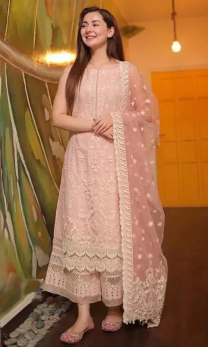 SIGNATURE LAWN EMBROIDERED 3PC SUIT