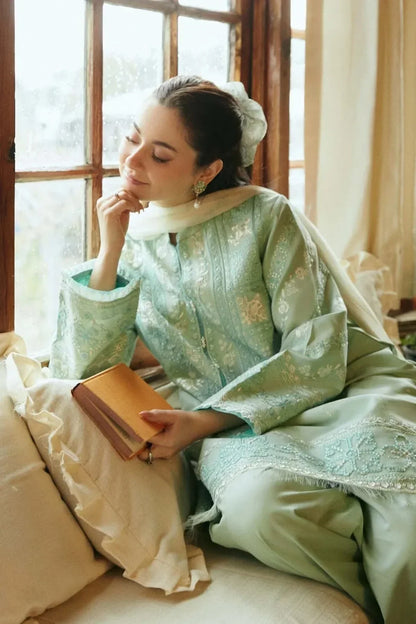 SIGNATURE LAWN EMBROIDERED 3PC SUIT
